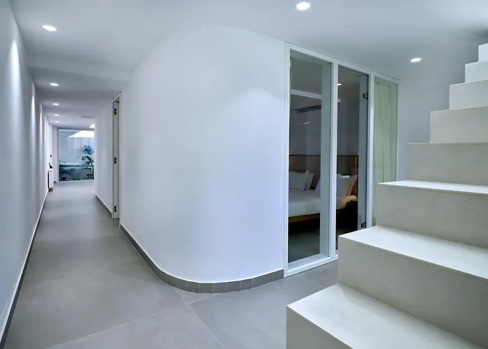 别墅 Walk To Naousa, 5Br Pool Villa,Villa Yagha *