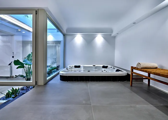 别墅 Walk To Naousa, 5Br Pool Villa,Villa Yagha *