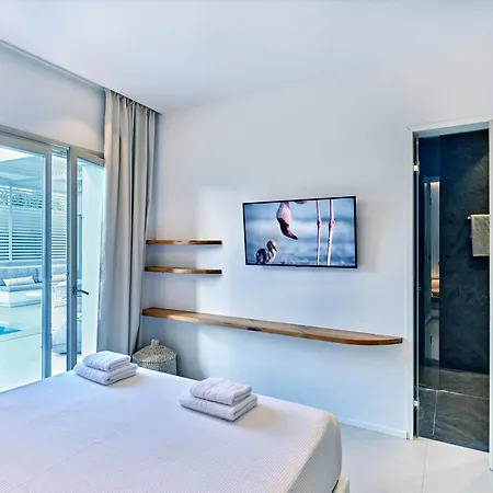 Walk To Naousa, 5br Pool Villa,villa Yagha *